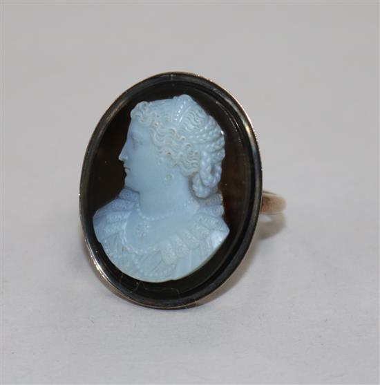 A 19th century 9ct gold cameo ring